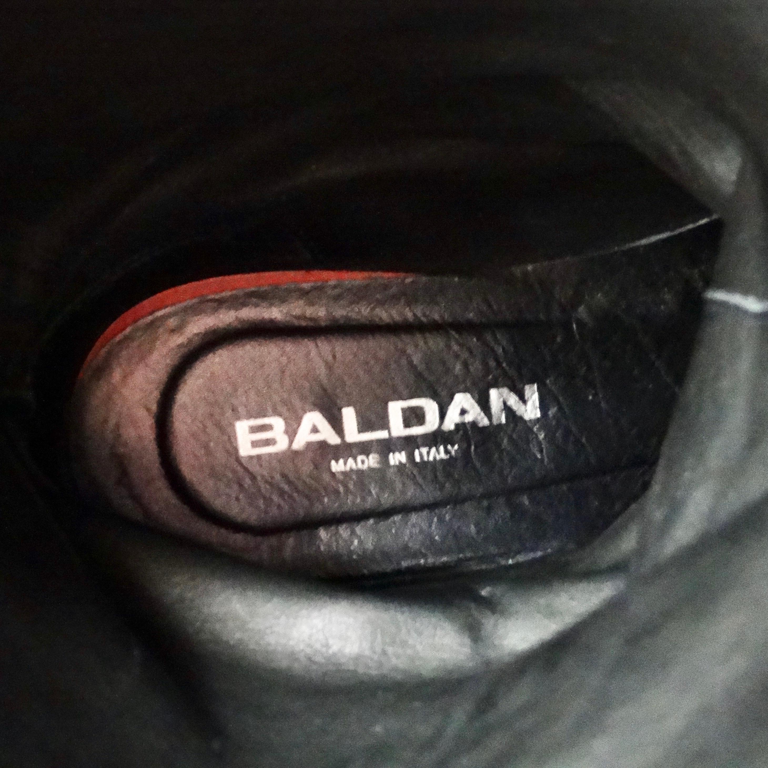 Baldan - Bottes en cuir noir clouté en vente 6