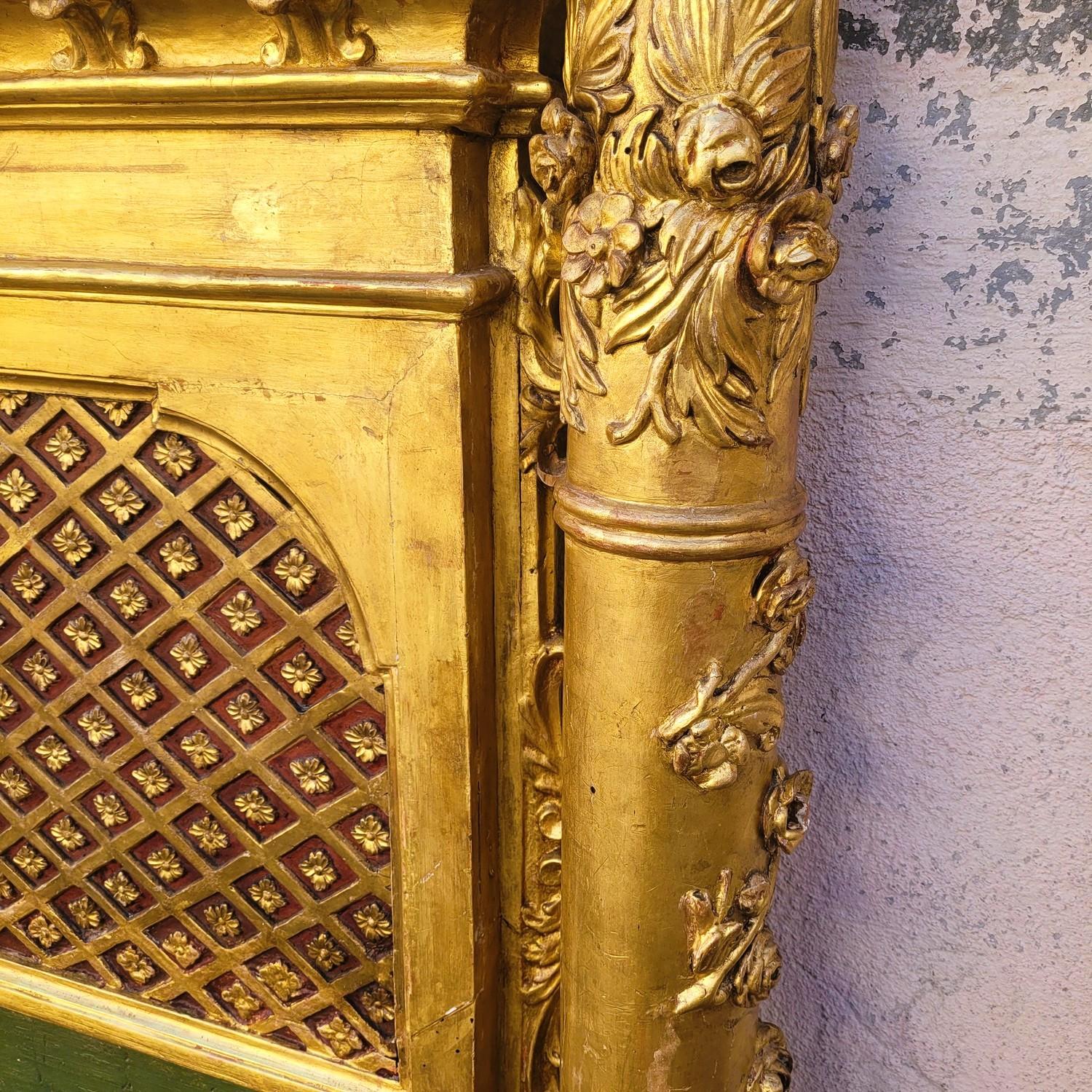 Baldaquin - Large Four-poster Bed In Gilded Wood, Late 19th Century In Good Condition For Sale In MARSEILLE, FR