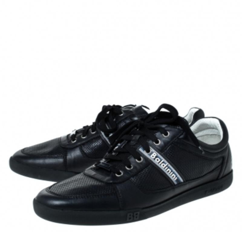 Zapatillas con cordones de piel azul perforada Baldinini Talla 44 en venta 1