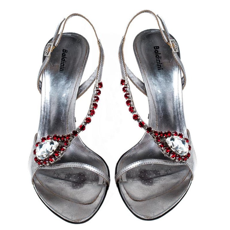 Baldinini Metallic Silver Leather Crystal Embellised Ankle Sandals Size 37 In Good Condition For Sale In Dubai, Al Qouz 2