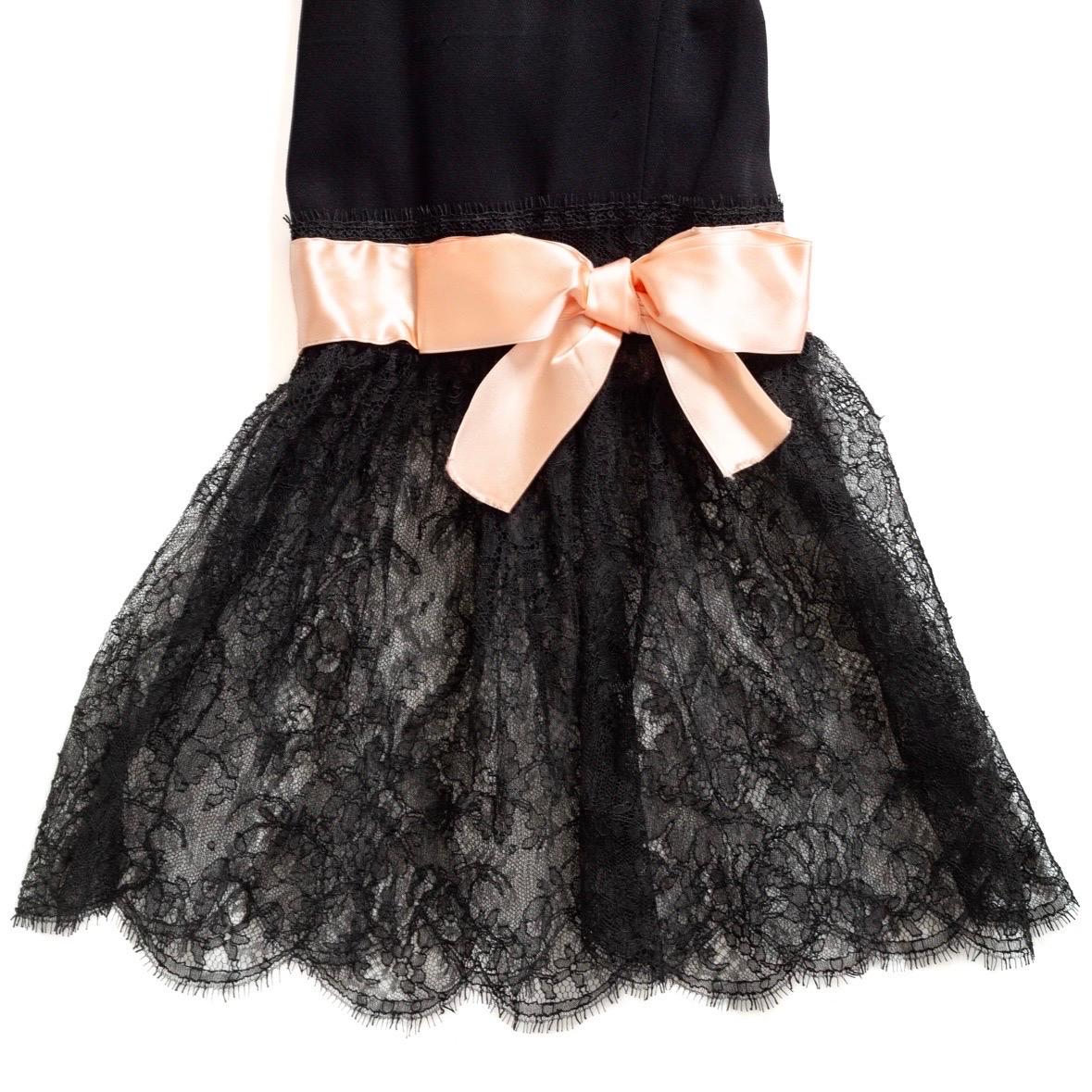 Balenciaga 1967 Haute Couture Black Chantilly Lace Pantalettes Dress For Sale 2