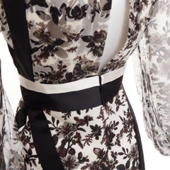Balenciaga 2007 : mini-robe en mousseline de soie noire et blanc cassé avec empiècement floral en satin, taille 36 S