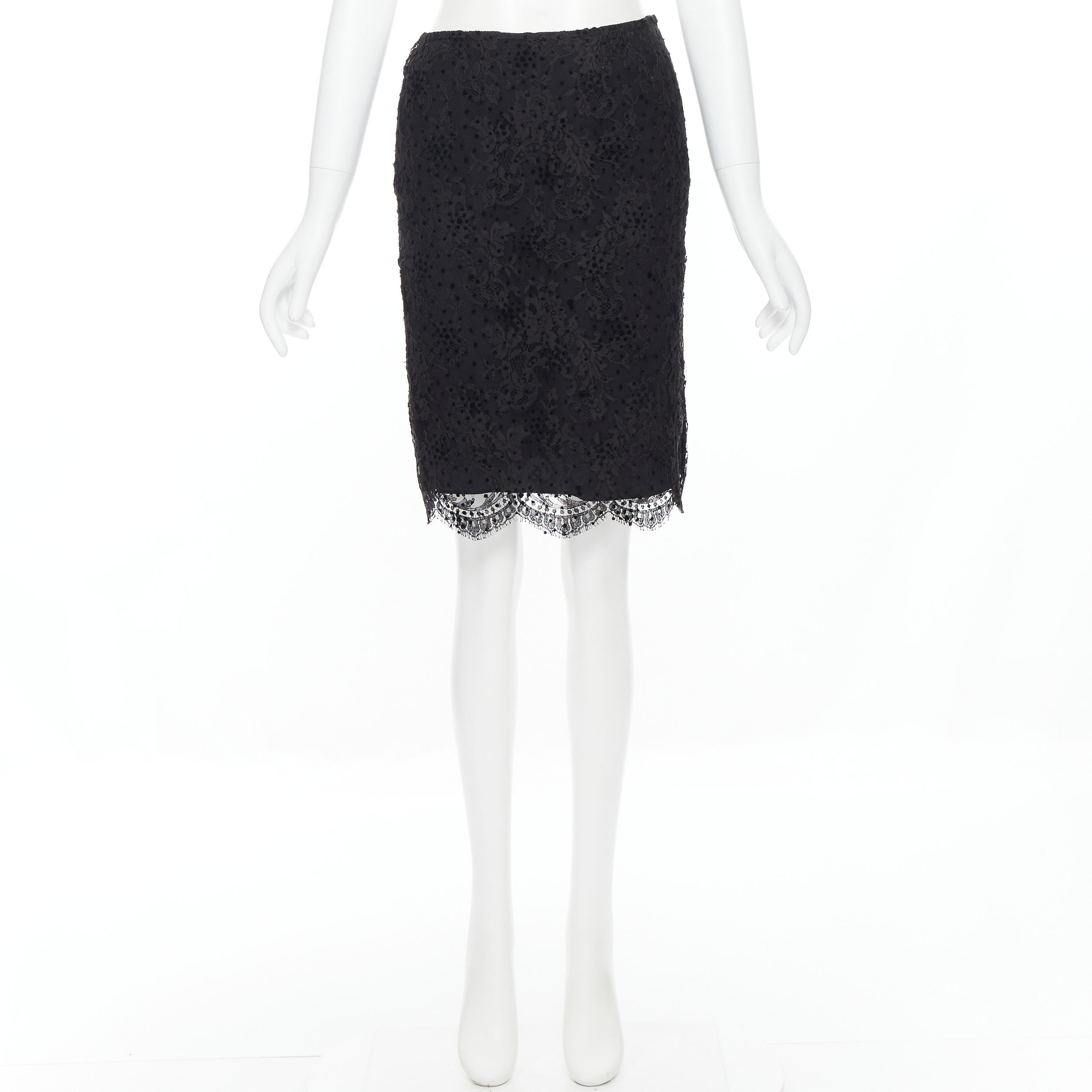 BALENCIAGA 2009 black lace velvet polka dot scalloped hem skirt Fr36 XS 
Reference: LNKO/A01754 
Brand: Balenciaga 
Collection: 2009 
Material: Lace 
Color: Black 
Pattern: Floral 
Closure: Zip 
Extra Detail: Lace with velvet polka dot. Silk lining.