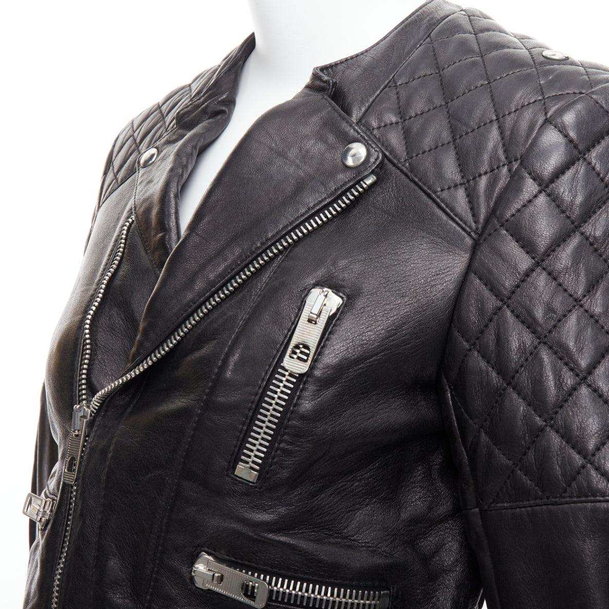 BALENCIAGA 2011 black leather quilted silver zip crop moto biker FR38 M
Reference: ECLO/A00048
Brand: Balenciaga
Designer: Nicolas Ghesquiere
Collection: 2011
Material: Leather
Color: Black, Silver
Pattern: Solid
Closure: Zip
Lining: Black