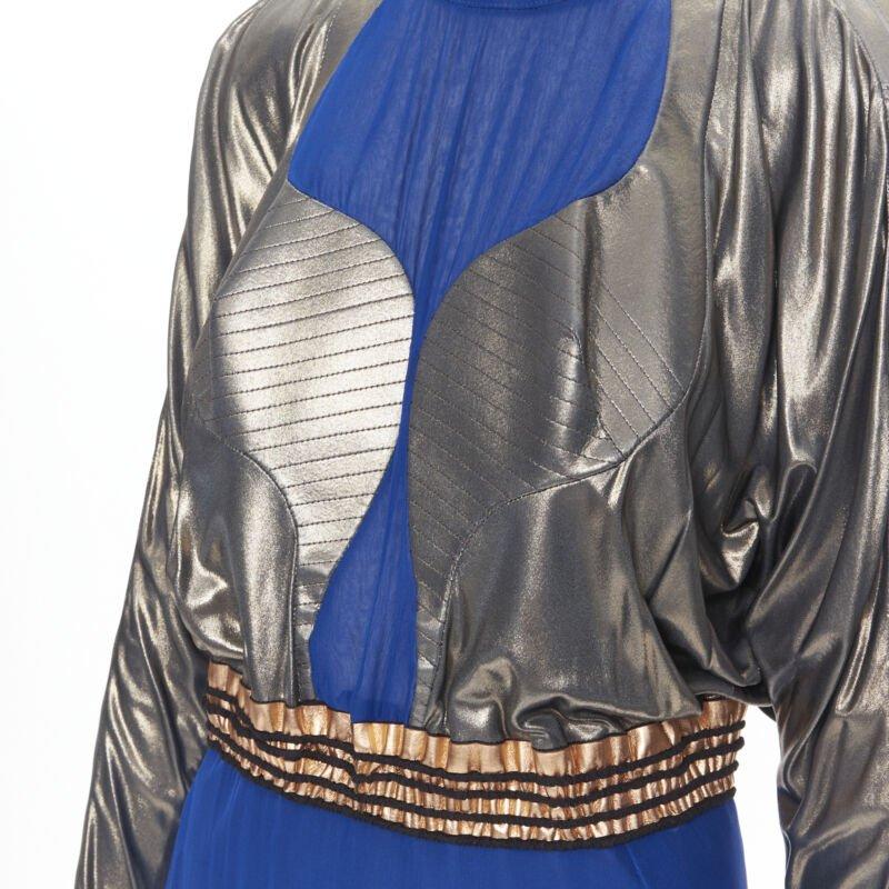 BALENCIAGA 2012 Pasarela azul cobre futurista bustier vestido de seda FR36 XS
Referencia: TGAS/A00804
Marca: Balenciaga
Diseñador: Nicolas Ghesquiere
Model No: Vestido futurista
Colección: Otoño Invierno 2012 - Pasarela
Material: Seda, Mezcla
Color: