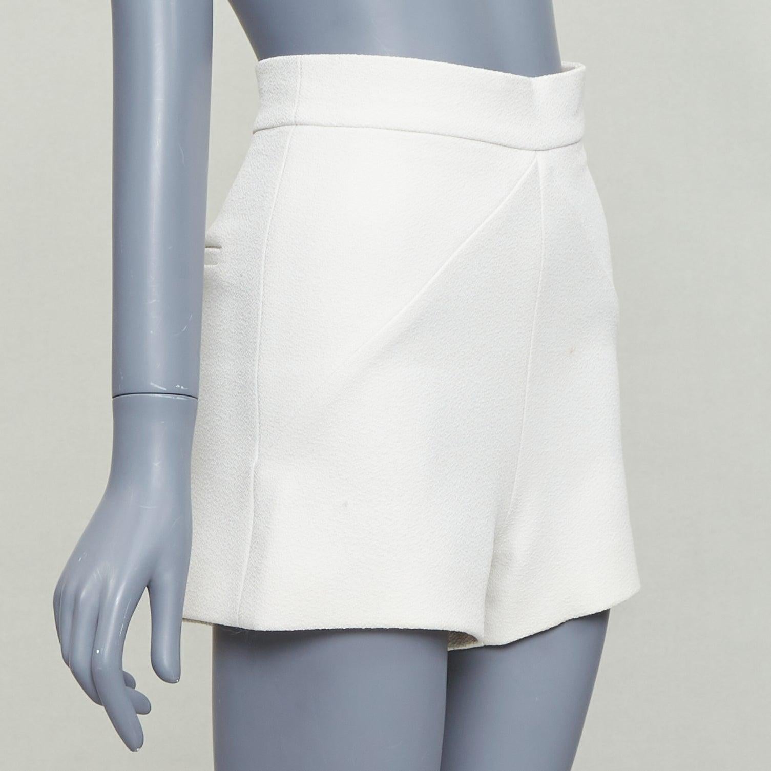 Grigio Balenciaga 2014 crema con pince diagonali plissettate sul retro mini shorts FR34 XS in vendita
