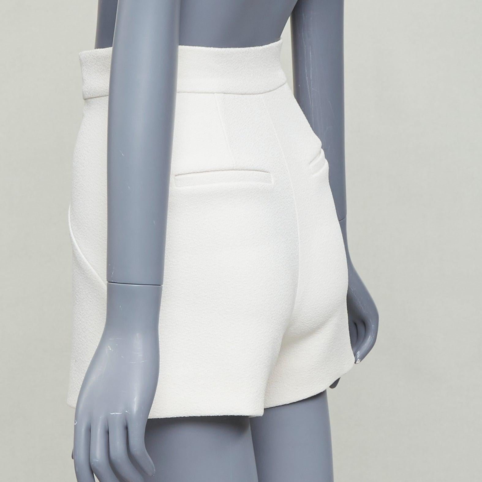 Balenciaga 2014 crema con pince diagonali plissettate sul retro mini shorts FR34 XS in vendita 1