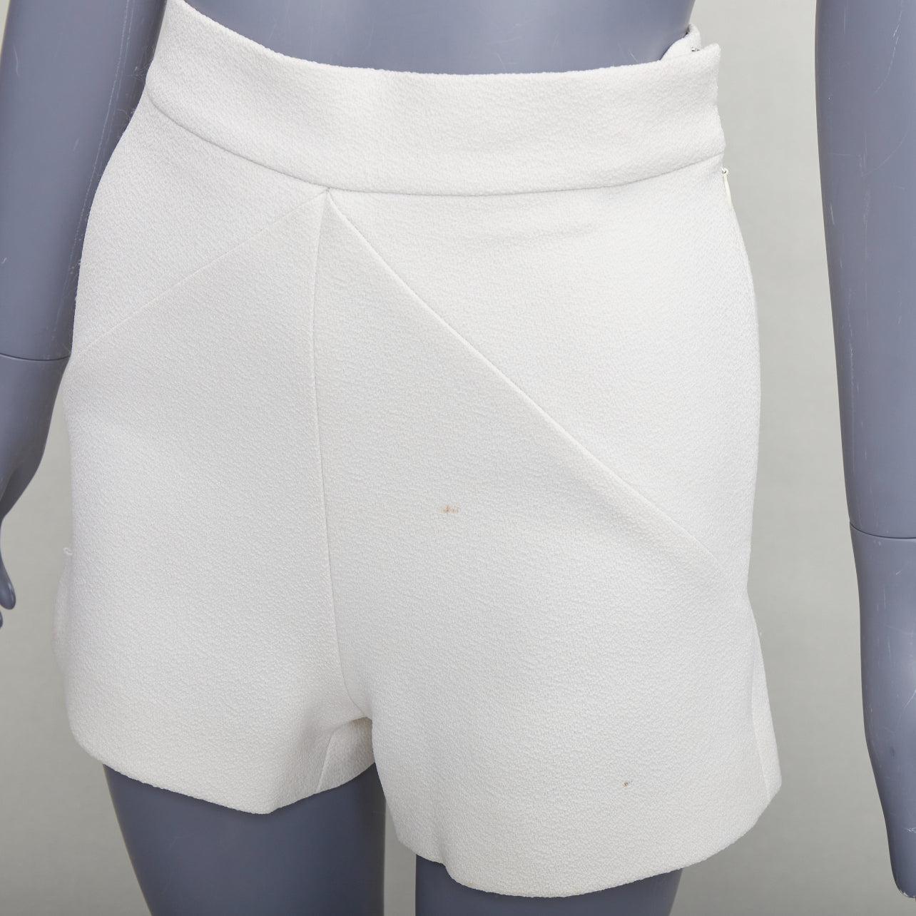 Balenciaga 2014 crema con pince diagonali plissettate sul retro mini shorts FR34 XS in vendita 2
