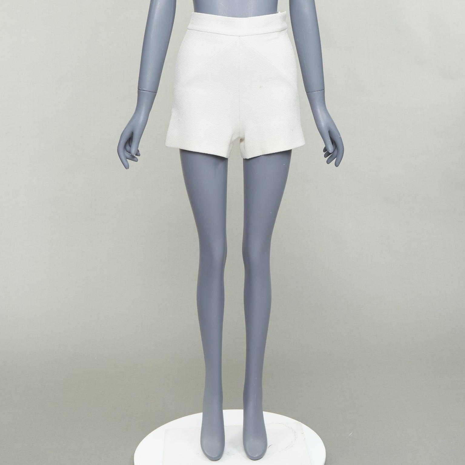 Balenciaga 2014 crema con pince diagonali plissettate sul retro mini shorts FR34 XS in vendita 4