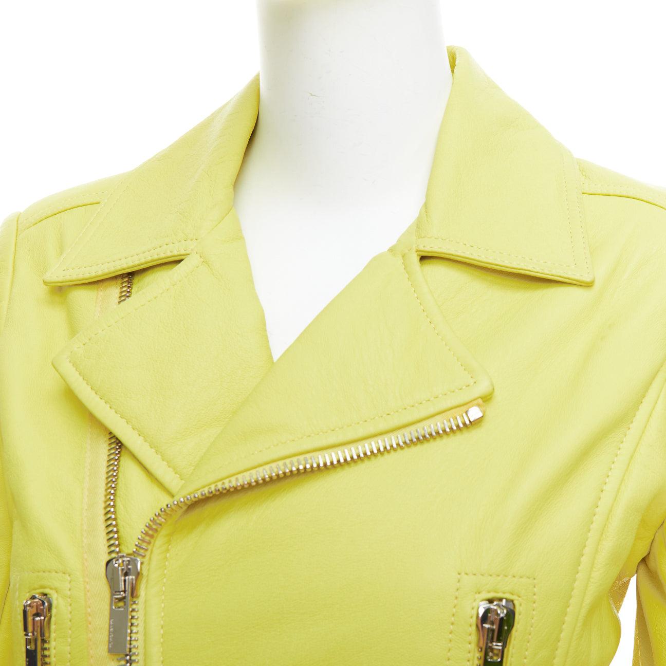 BALENCIAGA 2014 yellow lambskin leather crop biker jacket FR38 M
Reference: NKLL/A00346
Brand: Balenciaga
Collection: 2014
Material: Leather
Color: Yellow, Silver
Pattern: Solid
Closure: Zip
Lining: Black Fabric
Estimated Retail Price: USD 2750
Made