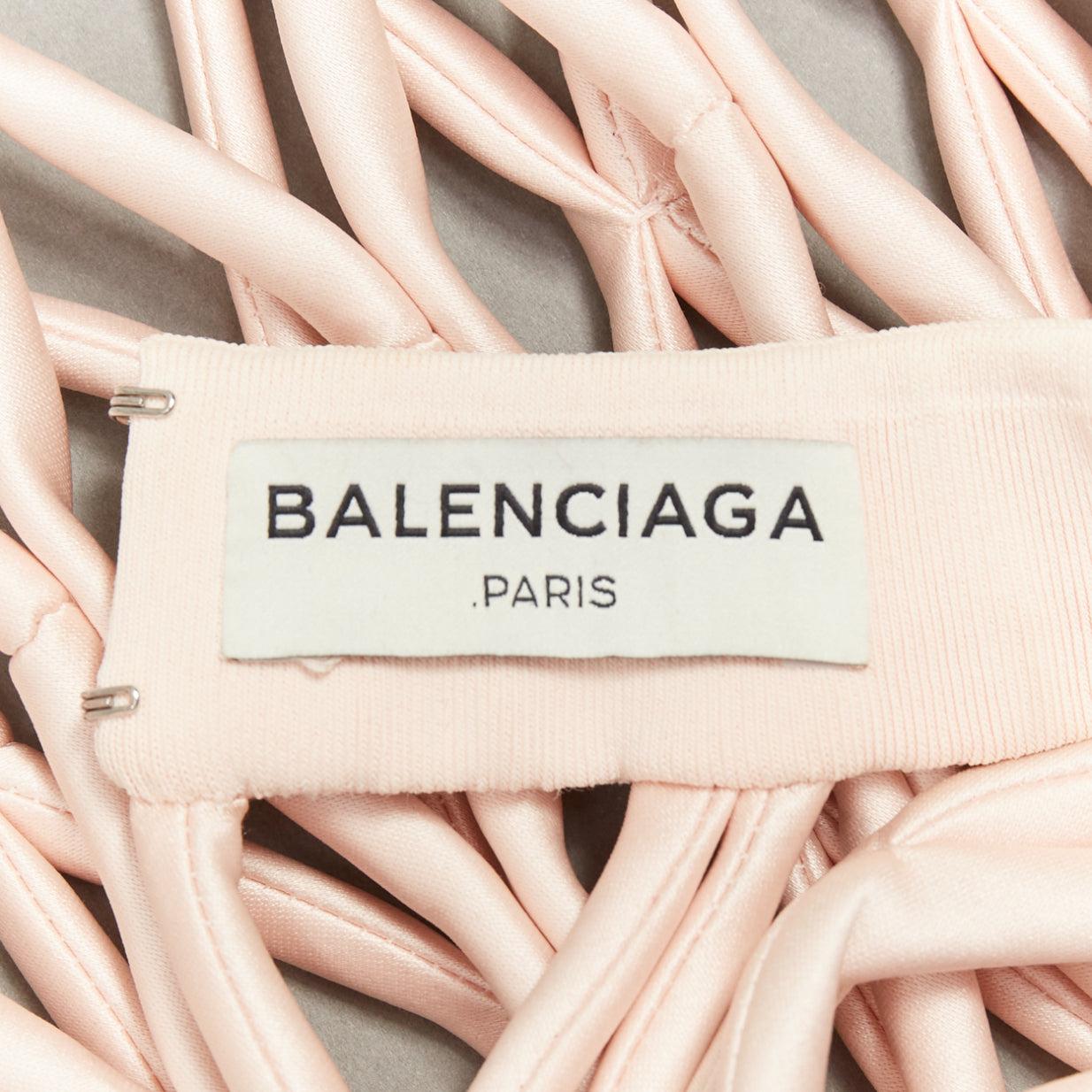 BALENCIAGA 2015 Laufsteg rosa Satin 3D Netz hochgeschlossenes Oberteil im Zustand „Hervorragend“ im Angebot in Hong Kong, NT