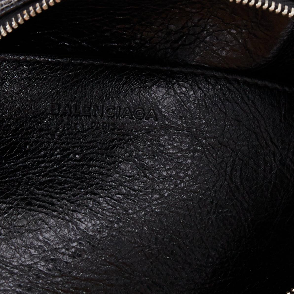 BALENCIAGA 2017 Arena Round Air S Hobo schwarz Leder Zylinder Crossbody Tasche im Angebot 5