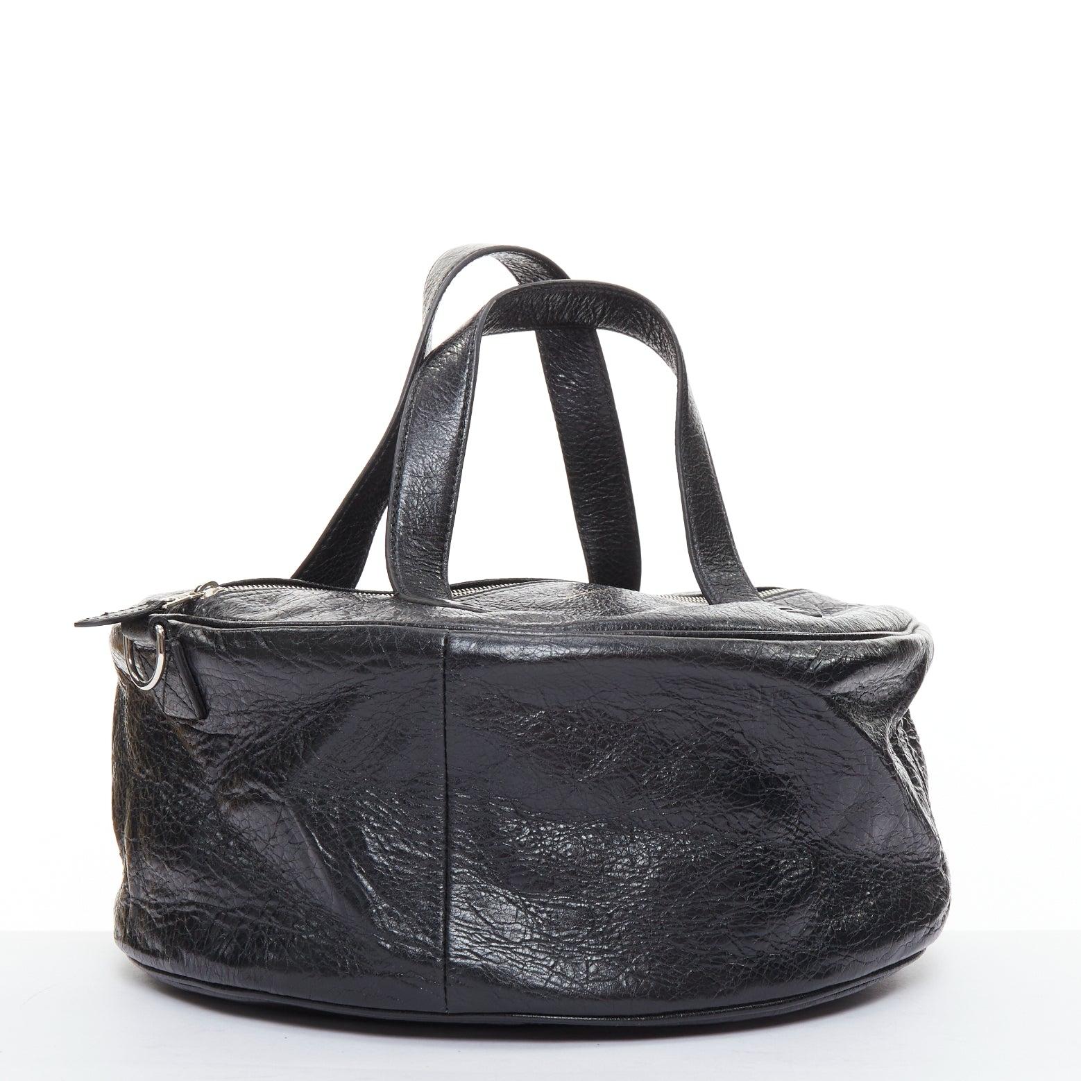 BALENCIAGA 2017 Arena Round Air S Hobo schwarz Leder Zylinder Crossbody Tasche (Schwarz) im Angebot
