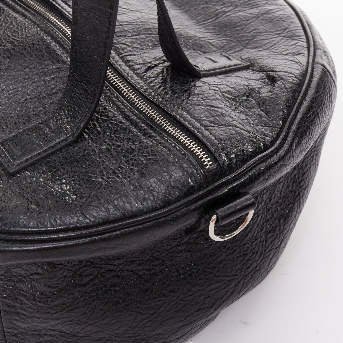 BALENCIAGA 2017 Arena Round Air S Hobo schwarz Leder Zylinder Crossbody Tasche im Angebot 3