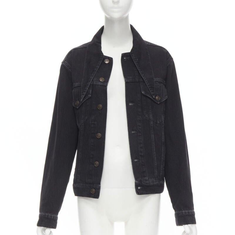 Nero BALENCIAGA 2017 Giacca trucker in denim nero lavato con collo a sciarpa FR34 XS in vendita
