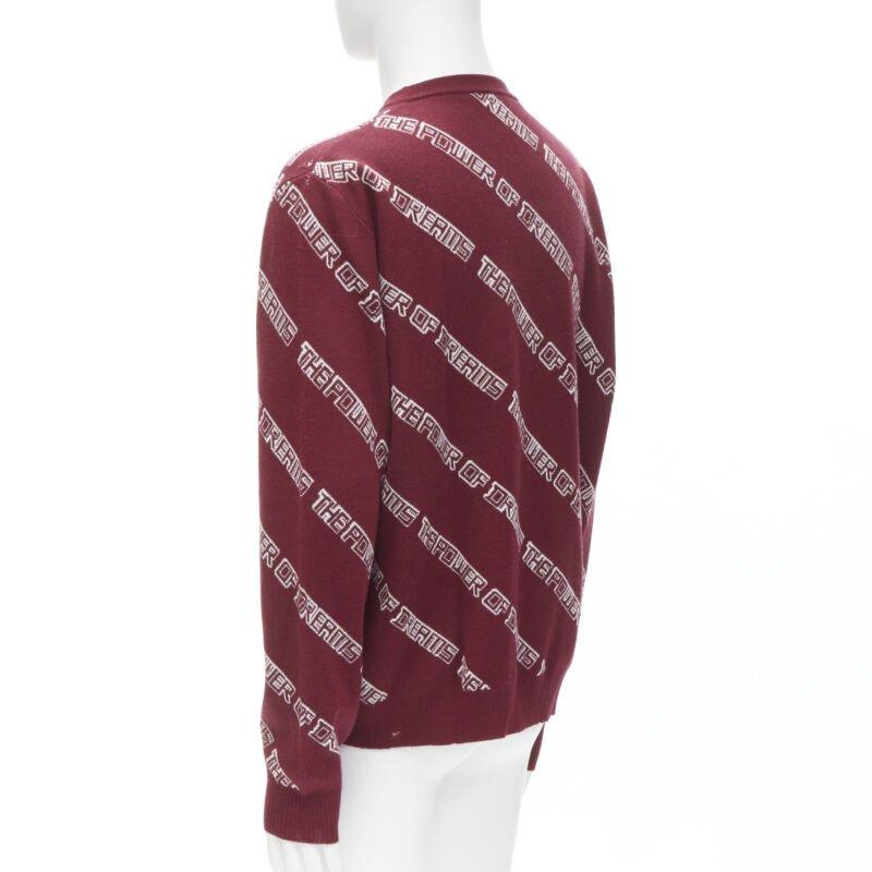 BALENCIAGA 2017 The Power Of Dreams Pullover in Burgunderrot und Weiß S im Angebot 1