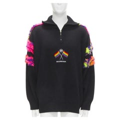 BALENCIAGA 2018 BB Pride Rollkragenpullover aus schwarzem Kunstpelz mit Flaggenstickerei XS