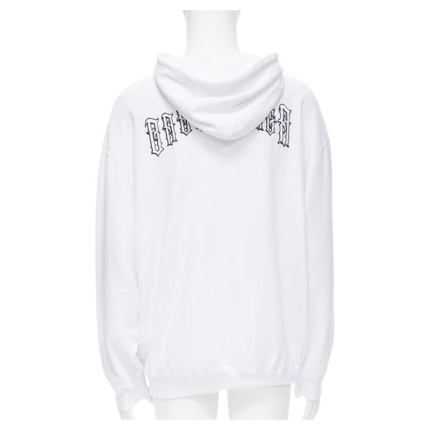 BALENCIAGA 2018 black Gothic Tattoo logo embroidery white cotton hoodie M
Référence : TGAS/B01532
Marque : Balenciaga
Designer : Demna
Modèle : Sweat à capuche tatouage
Collection : 2018
Matériau : Coton
Couleur : blanc
Motif : Solide
Fermeture :