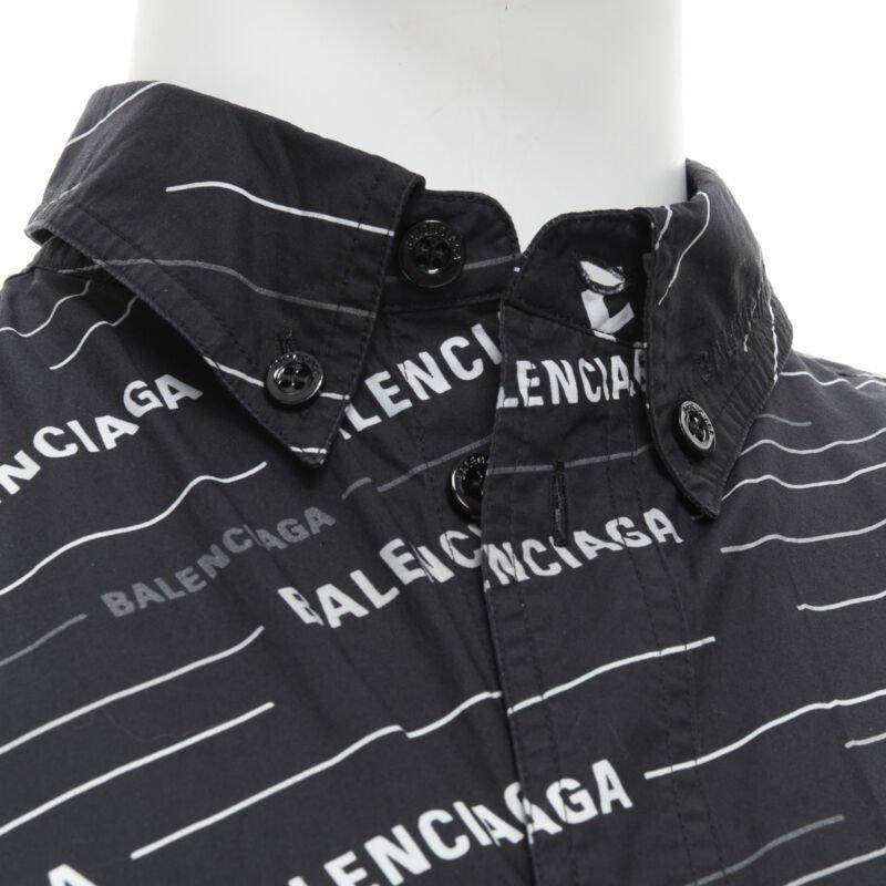 BALENCIAGA 2018 Demna black white logo print oversized short sleeve shirt EU38 S
Reference: TGAS/B01885
Brand: Balenciaga
Designer: Demna
Collection: 2018
Material: Cotton
Color: Black, White
Pattern: Solid
Closure: Button
Extra Details: Flap breast