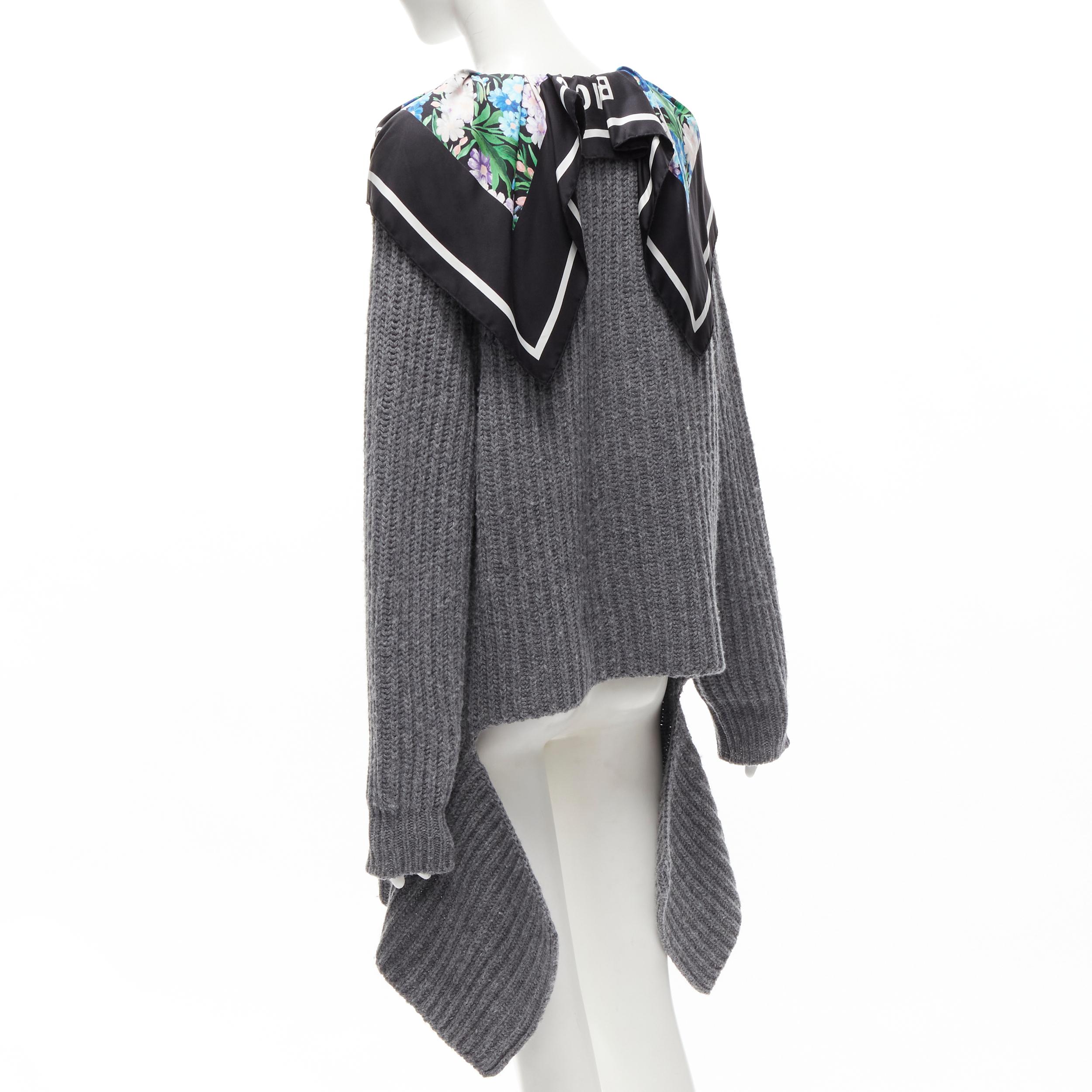 BALENCIAGA Pull à ourlet détaché en laine et soie gris dévoré avec col écharpe FR34, 2018 en vente 1