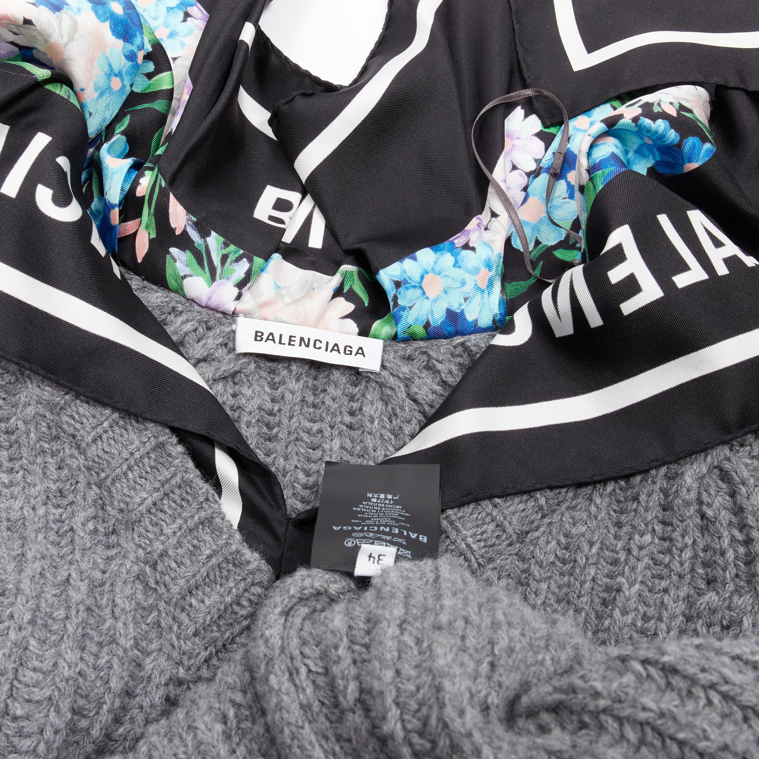 BALENCIAGA Pull à ourlet détaché en laine et soie gris dévoré avec col écharpe FR34, 2018 en vente 4