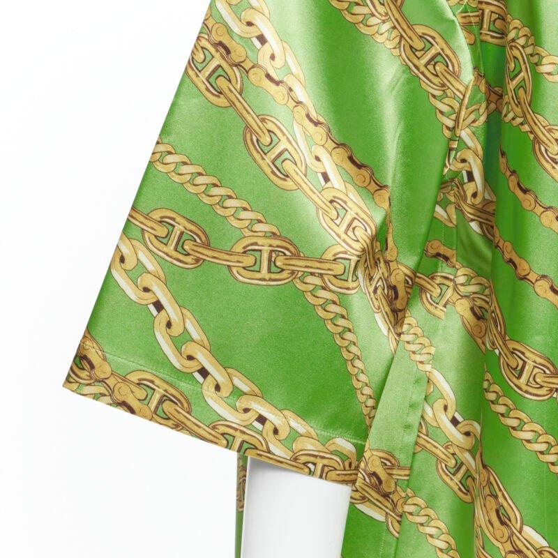 Balenciaga 2018 linea Runway verde stampa catena oro camicia rigida boxy FR34 XS in vendita 4
