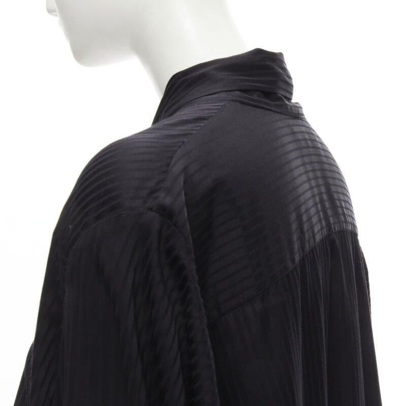 BALENCIAGA 2020 Demna camicia oversize a righe nere con fiocco a cascata FR36 S in vendita 2