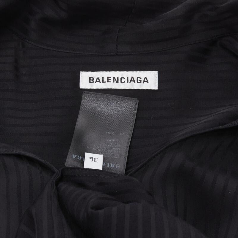 BALENCIAGA 2020 Demna camicia oversize a righe nere con fiocco a cascata FR36 S in vendita 4