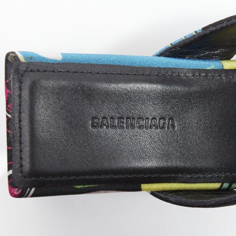 BALENCIAGA 2020 - Sandales à talons moyens et à bouts carrés en satin à fleurs EU35 en vente 6