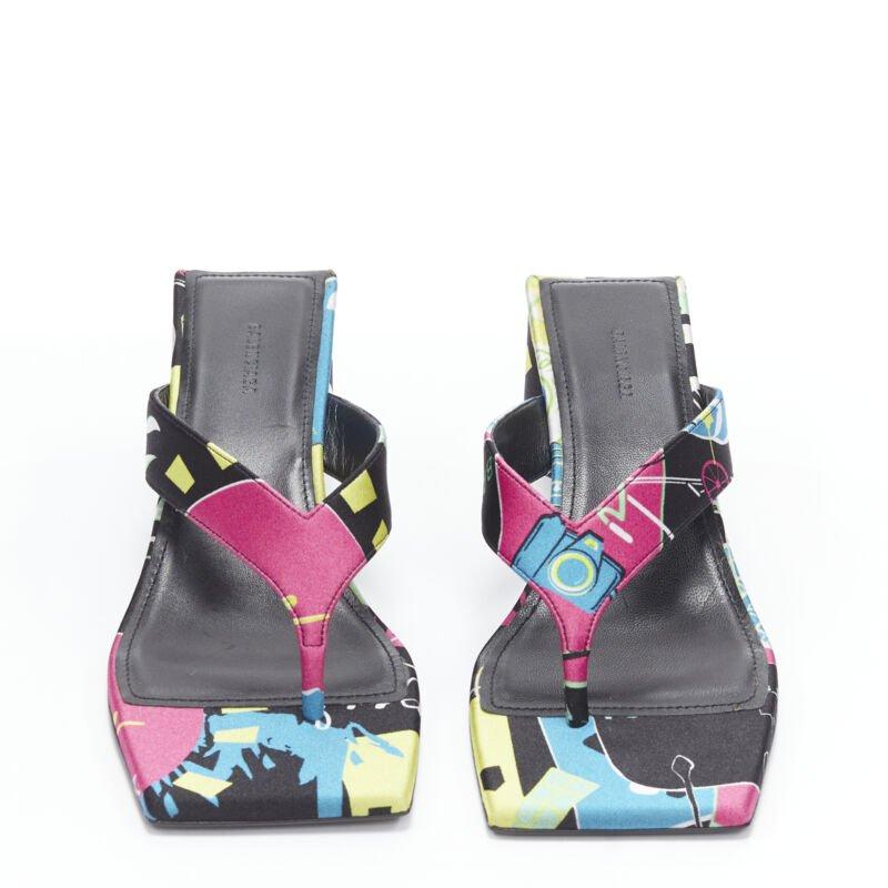 BALENCIAGA 2020 - Sandales à talons moyens et à bouts carrés en satin à fleurs EU35 Excellent état - En vente à Hong Kong, NT