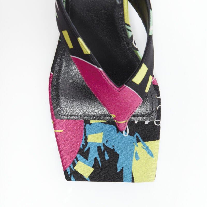 BALENCIAGA 2020 - Sandales à talons moyens et à bouts carrés en satin à fleurs EU35 en vente 2