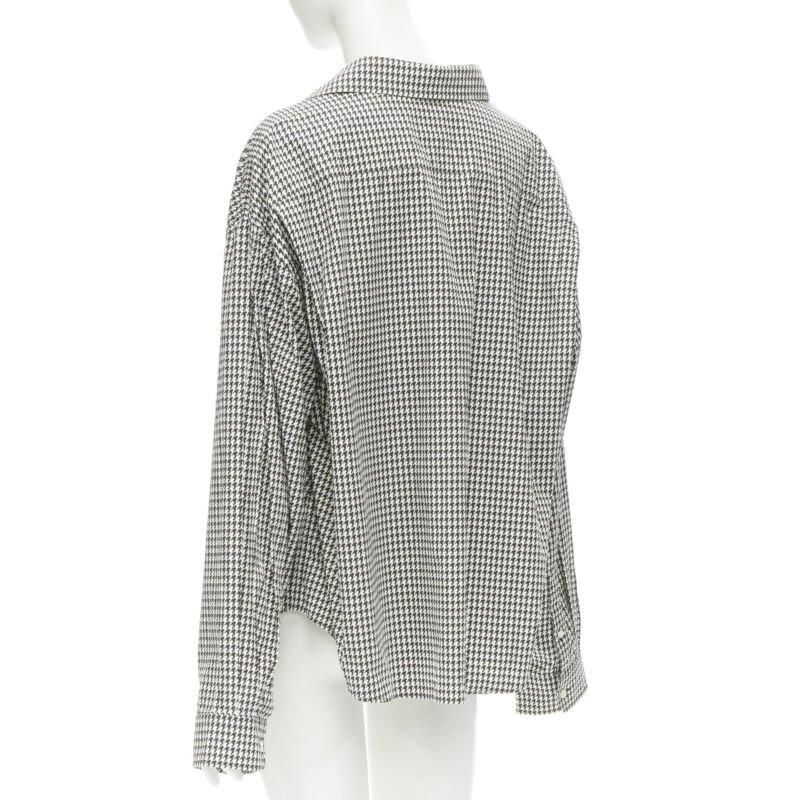 BALENCIAGA 2020 Camicia Swing ricamata con logo pied de poule FR36 XS in vendita 1
