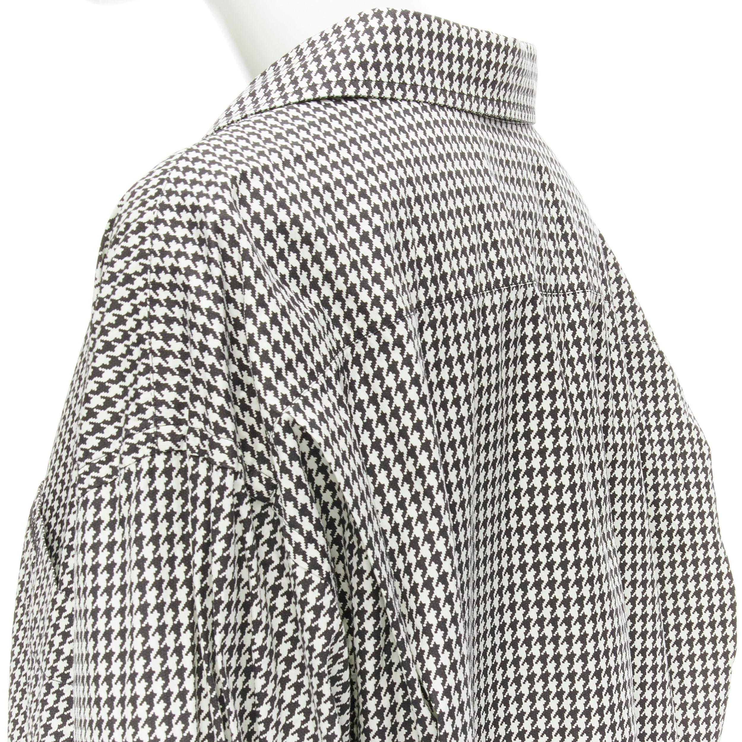 BALENCIAGA 2020 houndstooth logo embroidered pocket Swing shirt FR36 XS For Sale 2