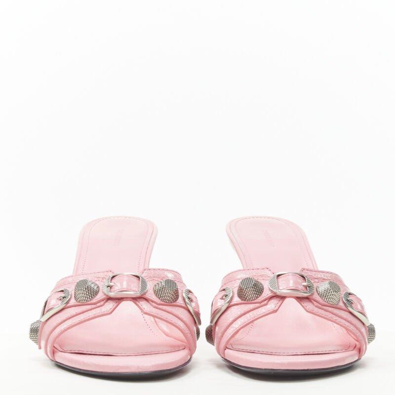 Beige BALENCIAGA 2022 Cagole pink leather silver studded mule heel EU38 US8 For Sale