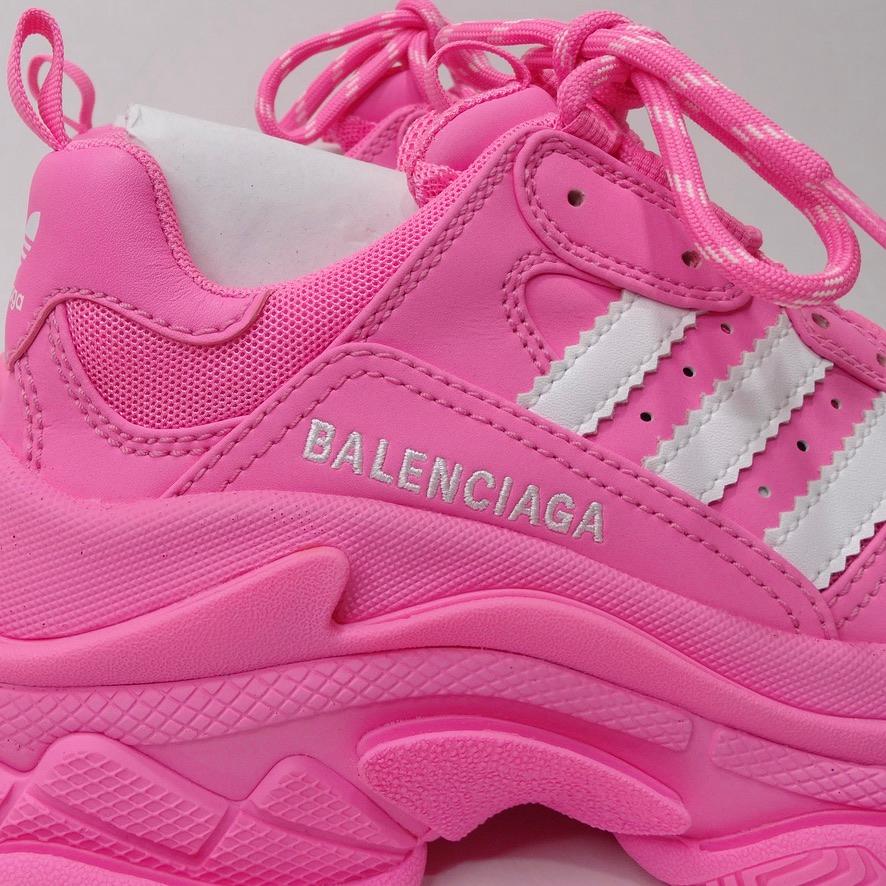 Balenciaga Adidas Zapatilla Tripple S Rosa Neón en Nuevo estado para la venta en Scottsdale, AZ