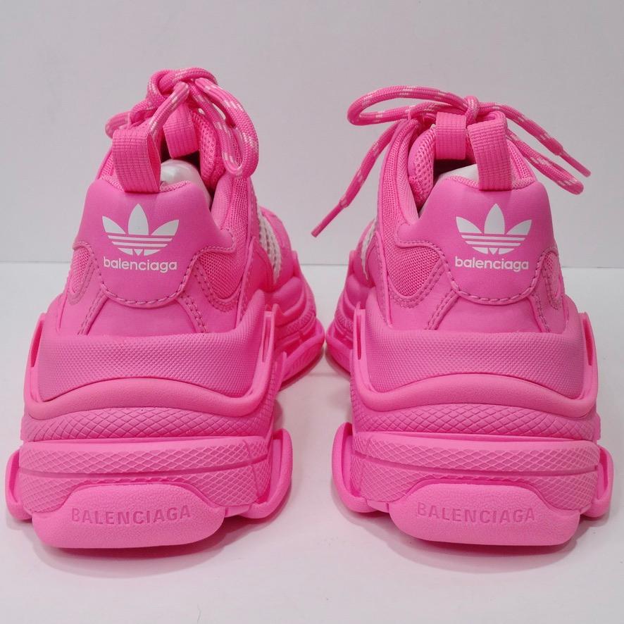 Baskets Tripple S de Balenciaga Adidas rose fluo en vente 1
