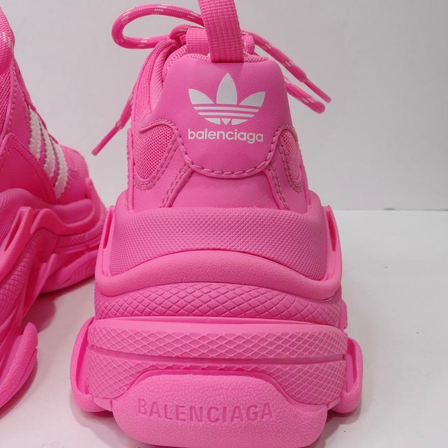 Baskets Tripple S de Balenciaga Adidas rose fluo en vente 2