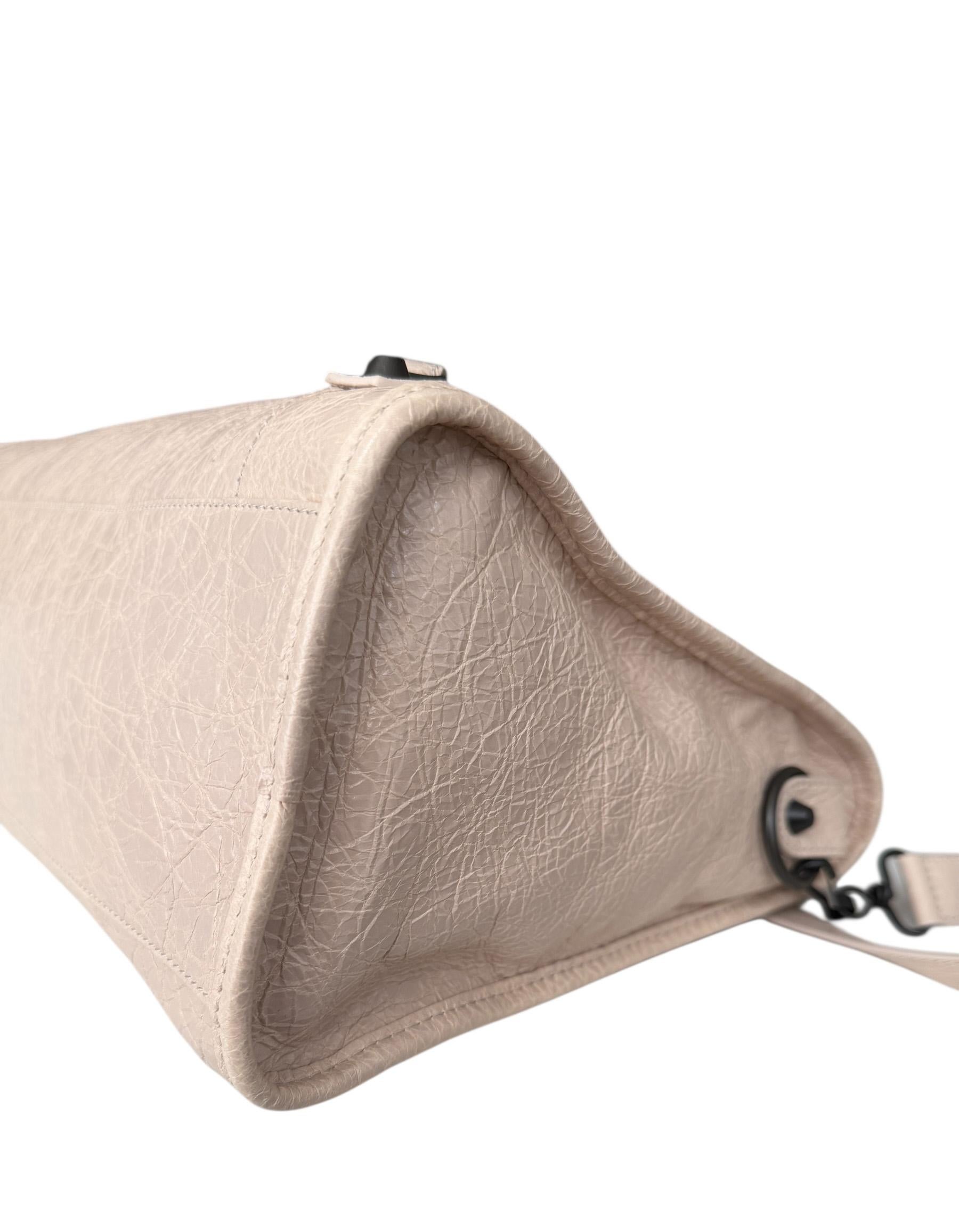 Balenciaga Almond Arena Storico Lambskin Leather Medium Le City Bag c/ottone In condizioni ottime in vendita a New York, NY