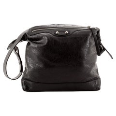 Balenciaga Arena Day Messenger Classic Nietentasche aus Leder