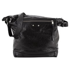Balenciaga Arena Day Messenger Classic Nietentasche aus Leder