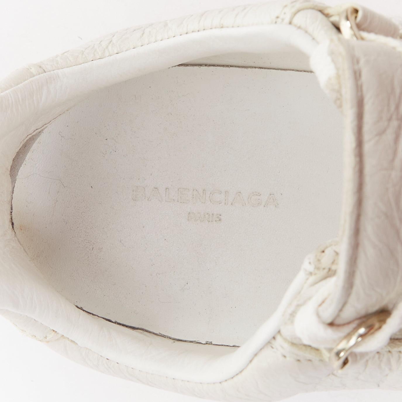 BALENCIAGA Arena baskets à lacets en cuir grainé écru EU35 en vente 2