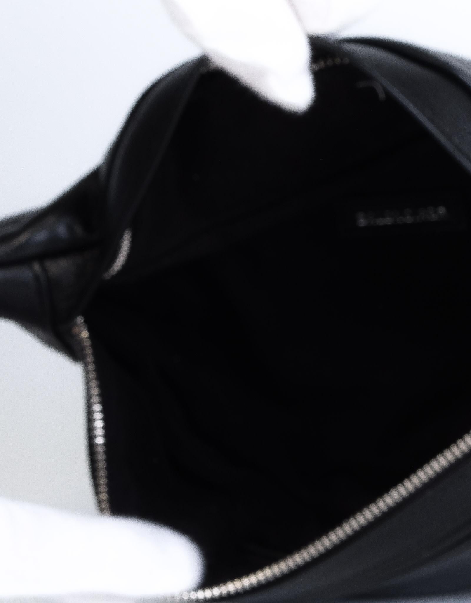 Balenciaga B Logo Plaque Bag Black en vente 3