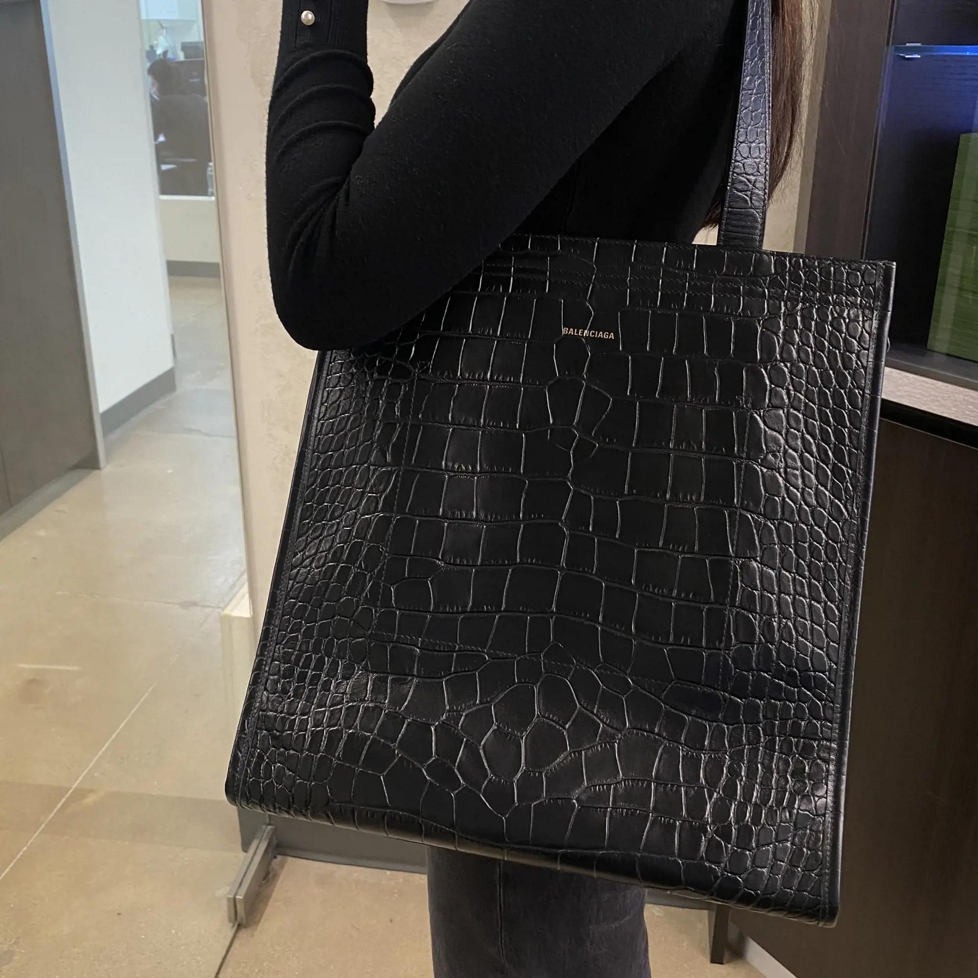 Balenciaga Bazar Black Crocodile Leather Ladies Medium Shopper Tote Bag For Sale 3