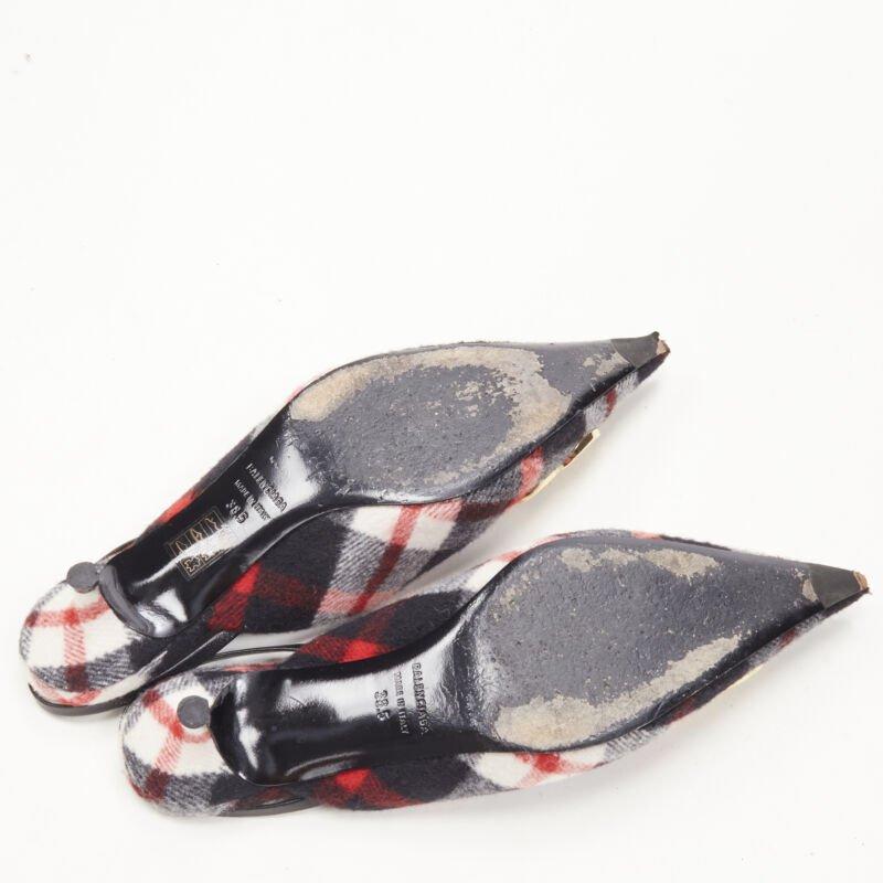 BALENCIAGA BB - Escarpins à bride en laine à carreaux rouges et noirs avec logo doré EU38,5 en vente 6