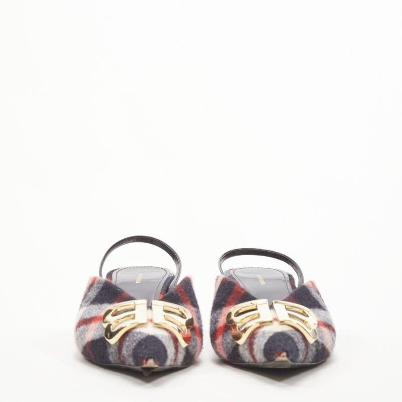 Gris BALENCIAGA BB - Escarpins à bride en laine à carreaux rouges et noirs avec logo doré EU38,5 en vente