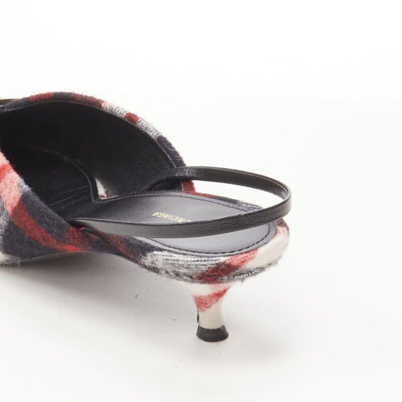 BALENCIAGA BB - Escarpins à bride en laine à carreaux rouges et noirs avec logo doré EU38,5 en vente 3
