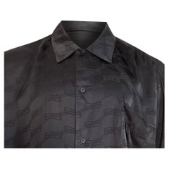 Chemise à manches longues Balenciaga en soie noire avec imprimé du logo BB