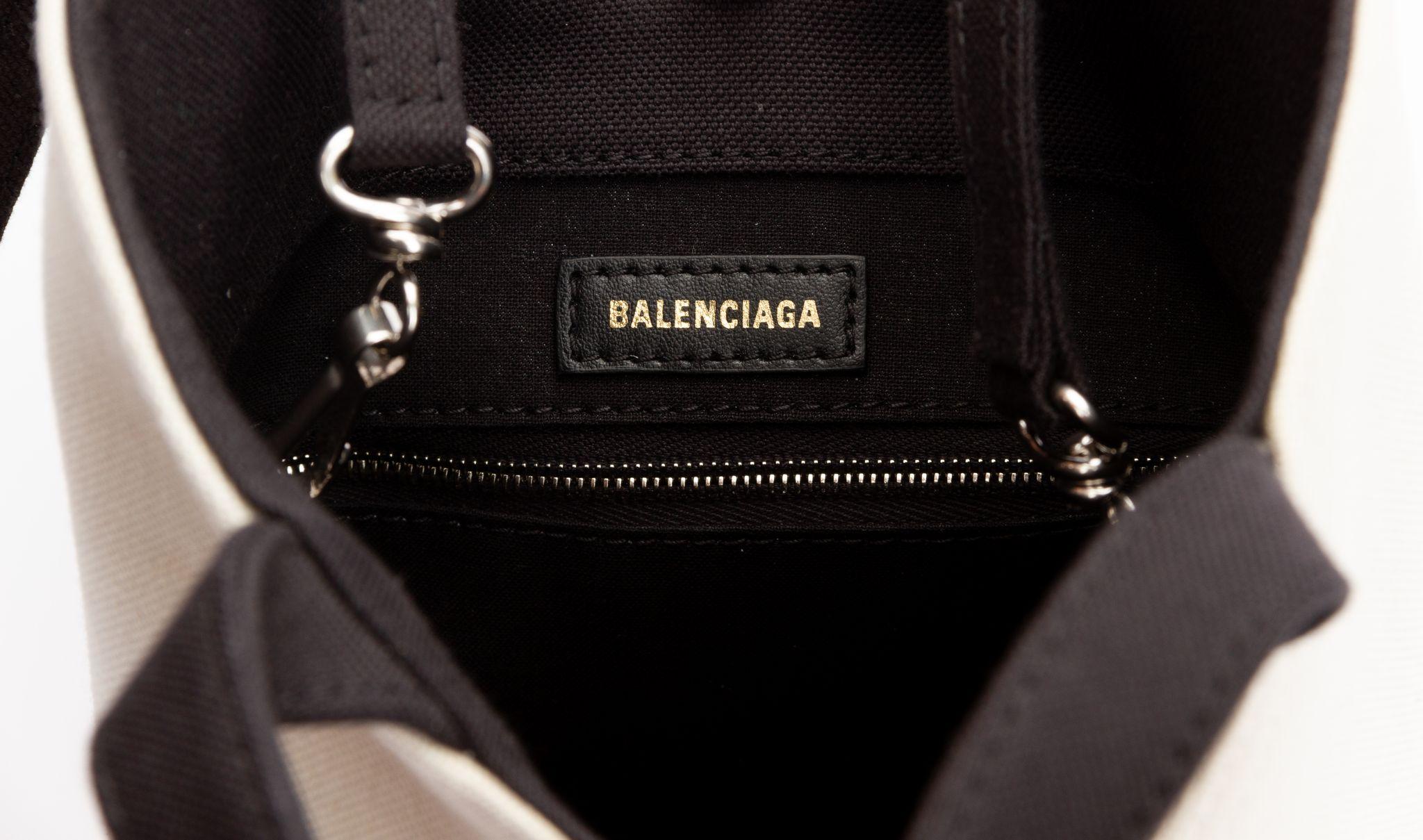 Women's Balenciaga Beige 2 Way Logo Bucket Bag For Sale