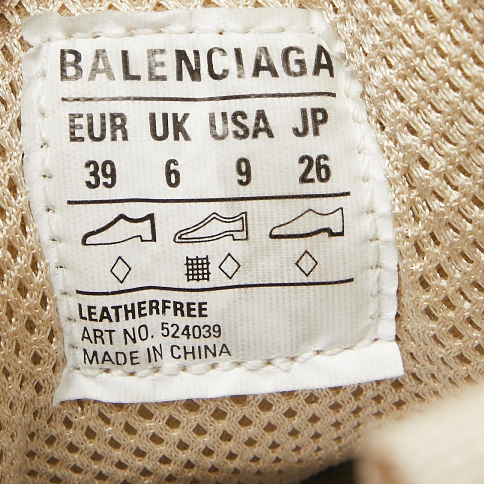 Women's Balenciaga Beige Faux Leather Triple S Sneakers Size 39 For Sale