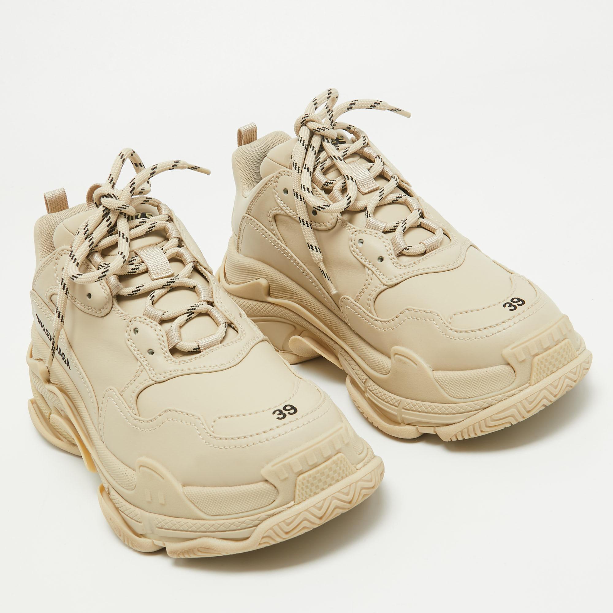 Balenciaga Beige Faux Leather Triple S Sneakers Size 39 For Sale 4